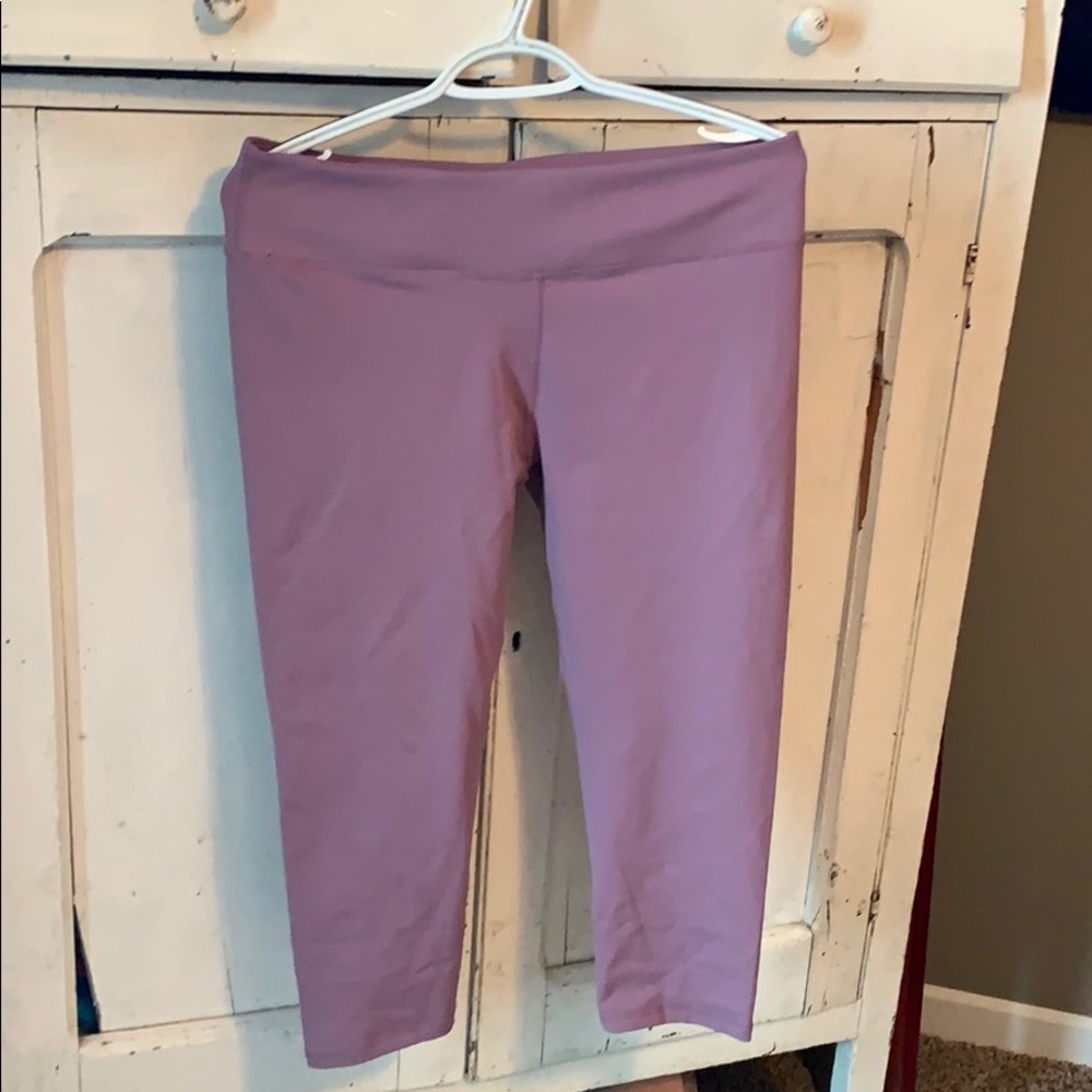Fabletics Capri legging NWOT